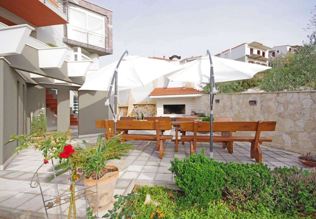 Apartments Javi - Free Private Parking Trogir Zewnętrze zdjęcie
